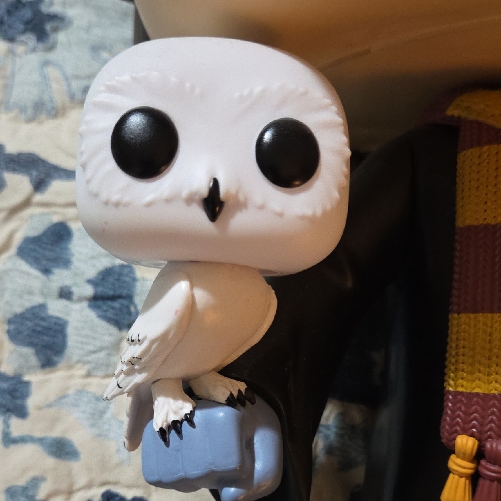 HUGE Funko Pop! 18 Inch Harry Potter with Hedwig Super Sized Pop! Vinyl Figure - Picture 2 of 13